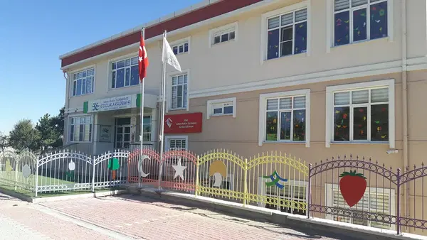 Adnan Hadi to Sürmegöz Children's Academy