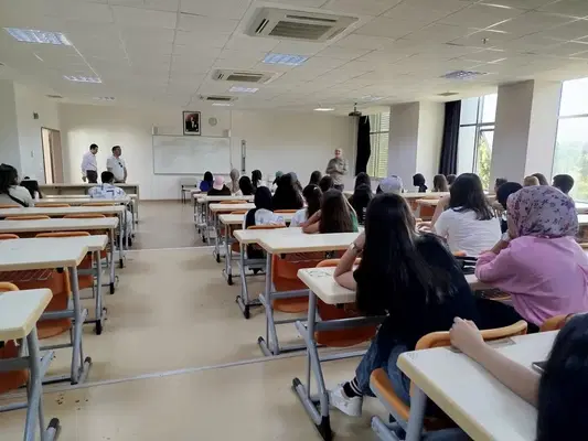Akdeniz Üniversitesi, Edebiyat Fakültesi
