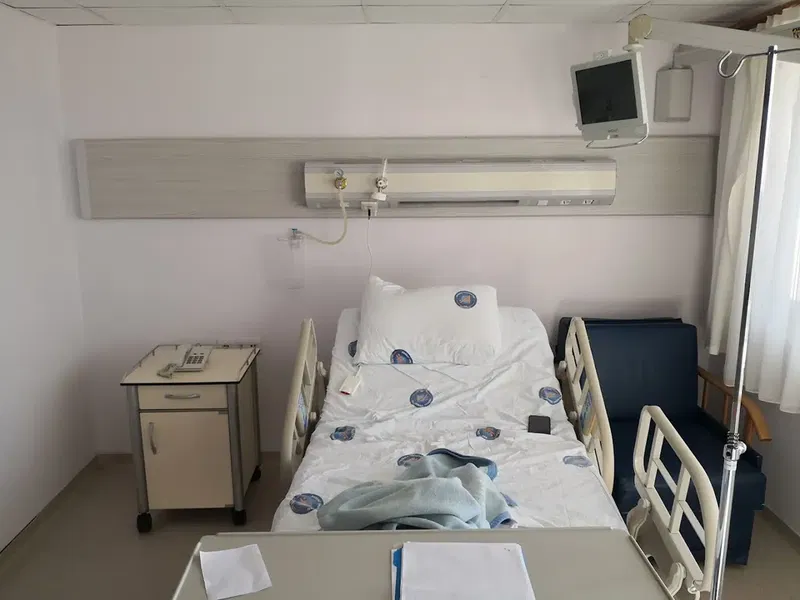 Akdeniz Üniversitesi Hastanesi - Photo 10