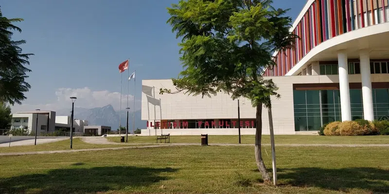 Akdeniz University Faculty of Communication - Photo 7