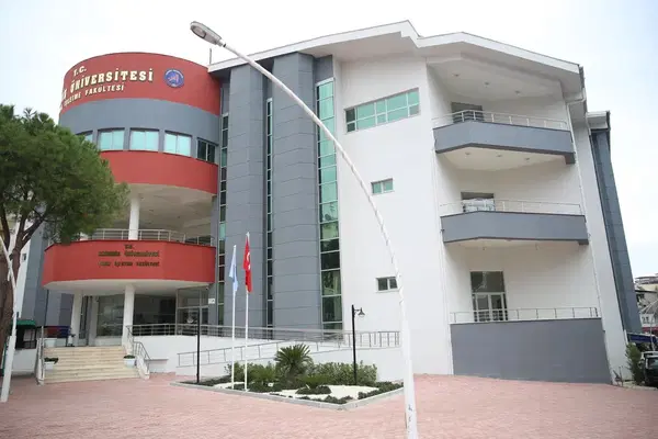 Akdeniz Üniversitesi Serik İşletme Fakültesi