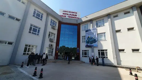 Akdeniz Üniversitesi Sosyal Bilimler MYO