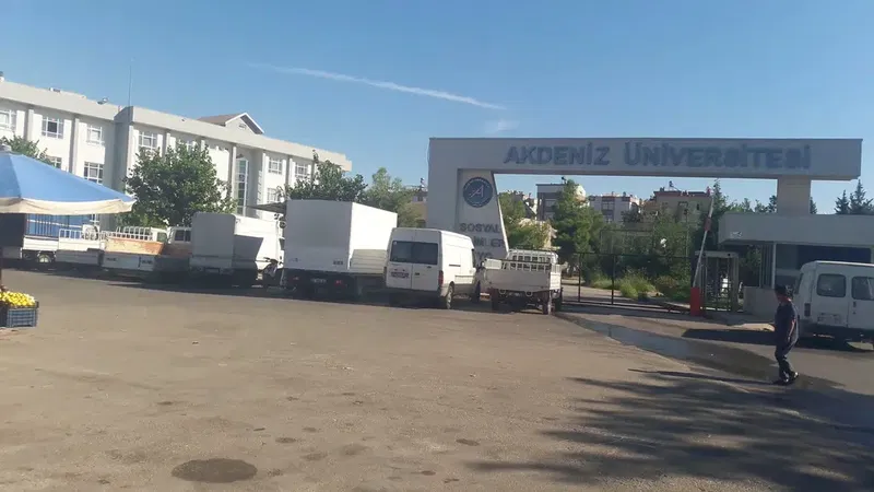 Akdeniz Üniversitesi Sosyal Bilimler MYO - Photo 2
