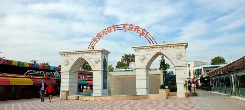 Akdeniz Üniversitesi Yakut Çarşısı - Photo 4