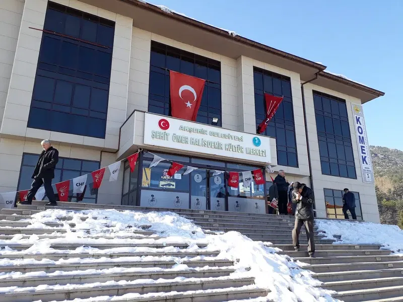 Akşehir Şehit Ömer Halisdemir Kültür Merkezi - Photo 1