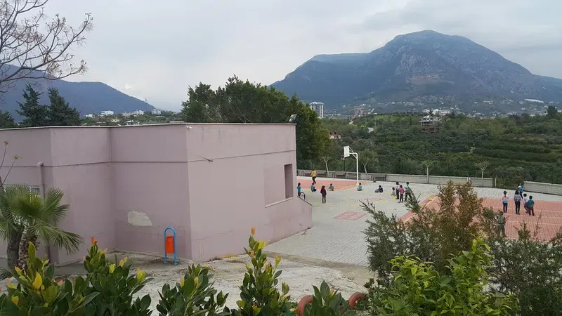 Alantur Ayhan Şahenk İlkokulu - Photo 6