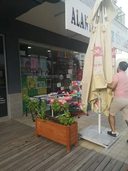 Alanya Alize Satış Noktası / Yarn & Wool / Garn & Wolle - Photo 1