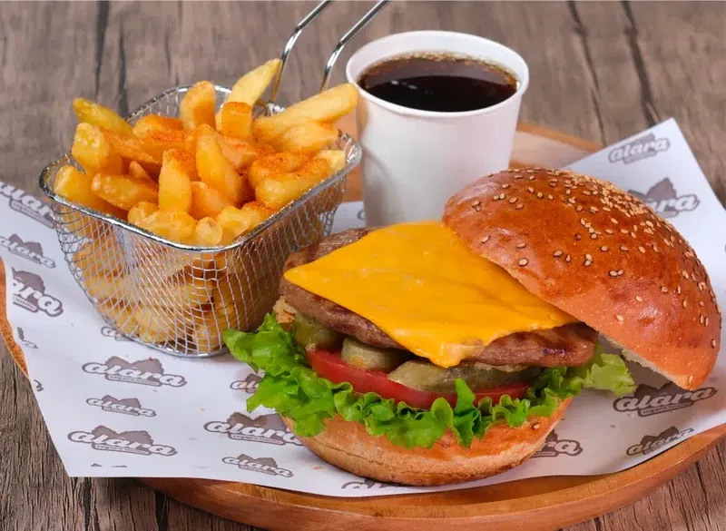 Alara Burger - Photo 2