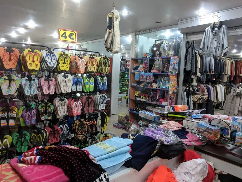 Ali's Market - Photo 5
