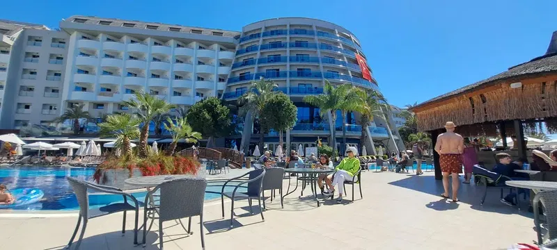 Amfitiyatro Long Beach Resort - Photo 5