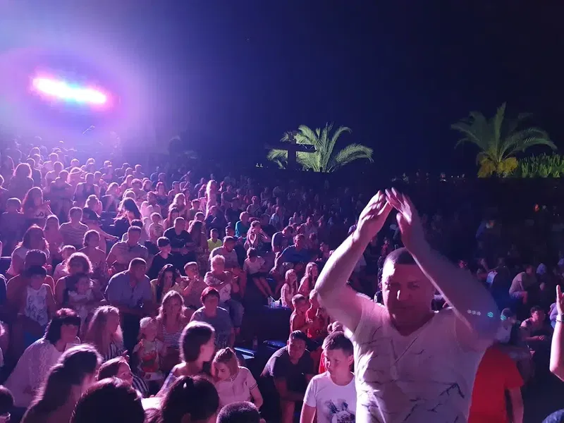Amfitiyatro Long Beach Resort - Photo 10