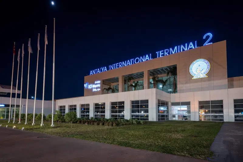 Antalya Airport - Photo 5