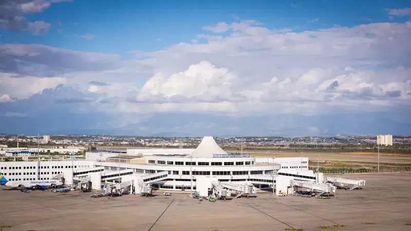 Antalya Airport - Photo 6
