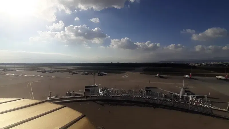 Antalya Airport - Photo 8