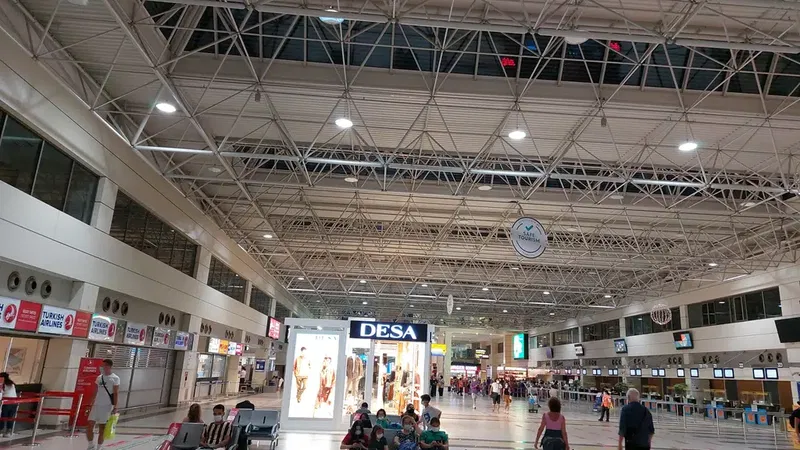 Antalya Airport - Photo 9