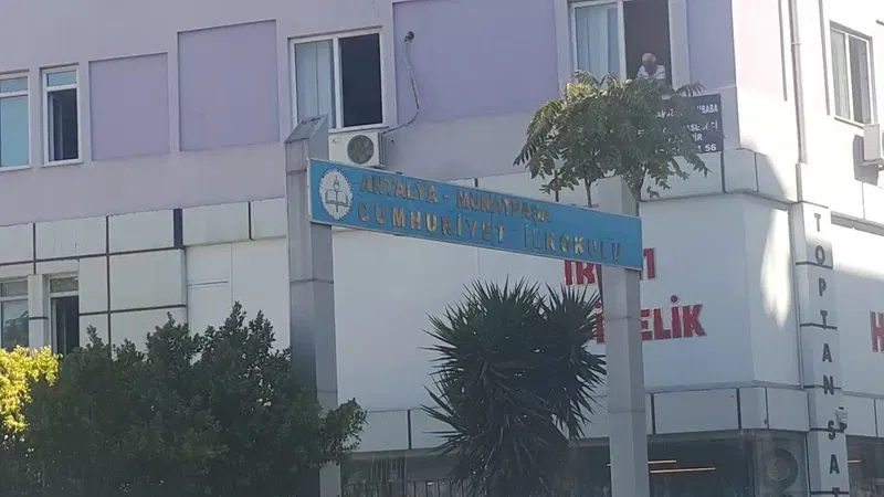 Antalya Muratpaşa Cumhuriyet Ilkokulu - Photo 8