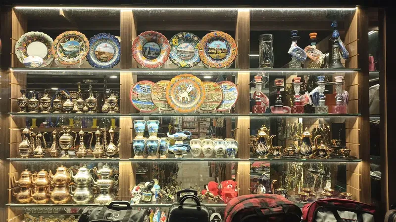 Antalya souvenir market - Photo 1