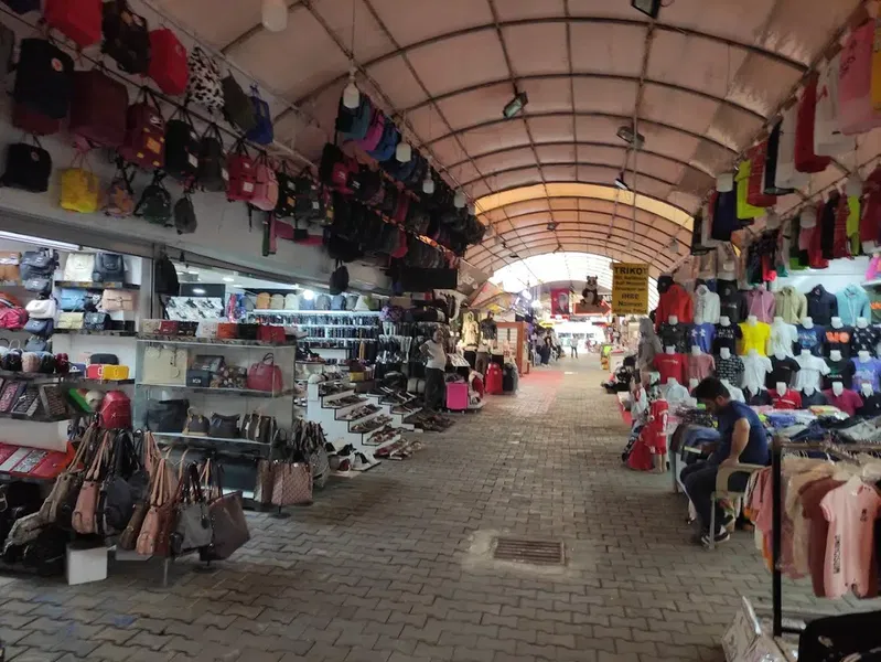 Antik Bazar - Photo 2