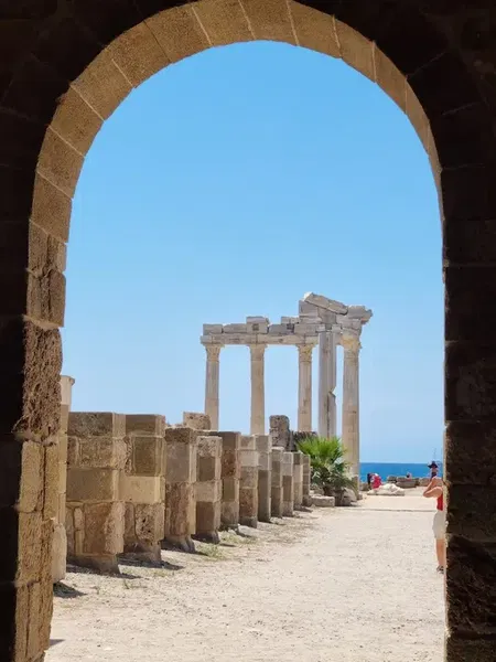 Apollon Tapınağı - Photo 3