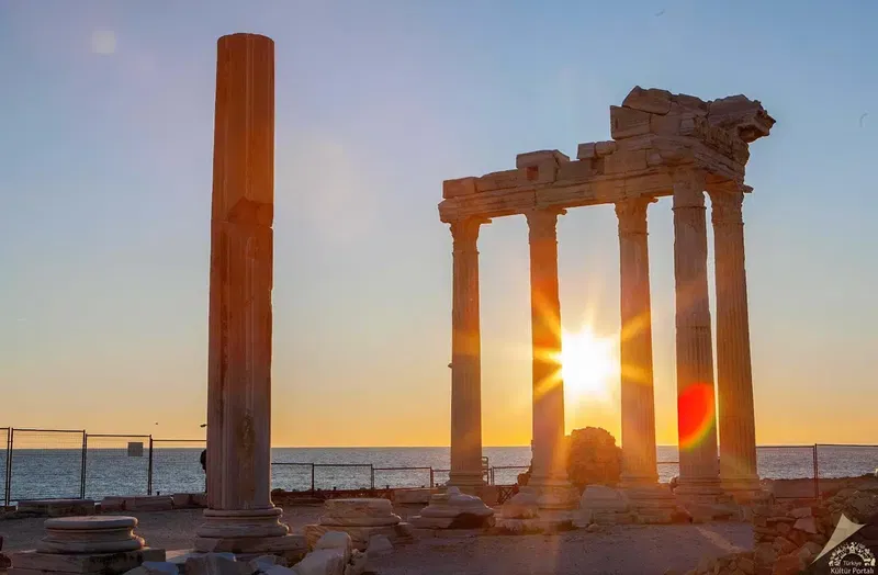 Apollon Tapınağı - Photo 9