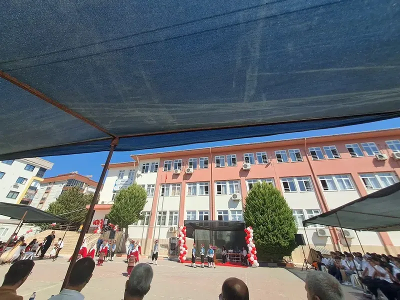 Ataturk Ilkogretim Okulu - Photo 3
