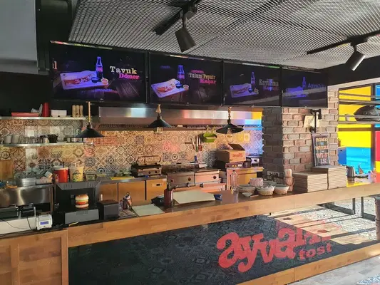 Ayvalik Tost Perge Caddesi̇