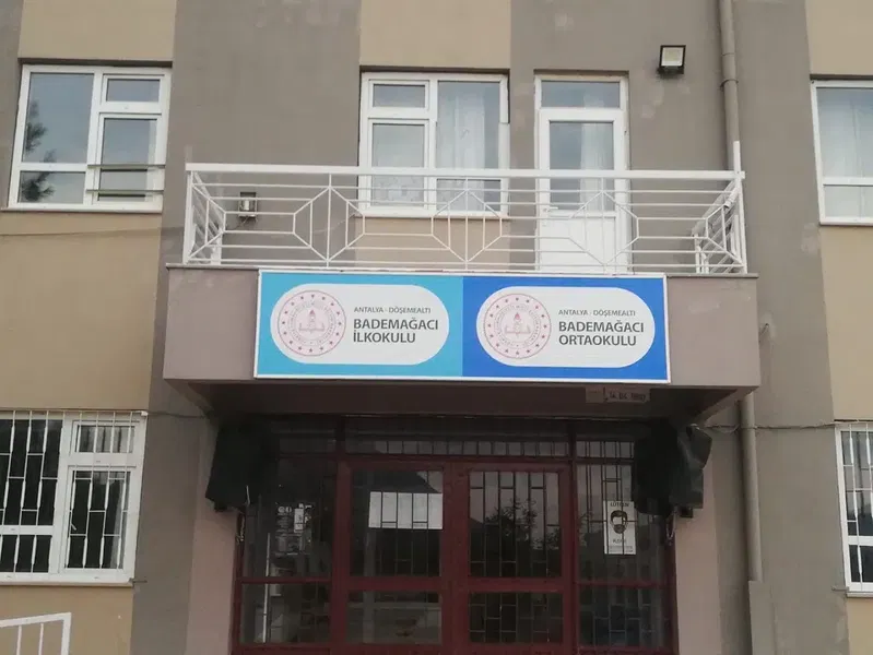 Bademağacı Ortaokulu - Photo 2