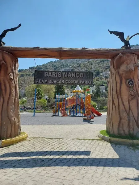 Bariş Manço Parki - Photo 2