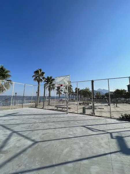 Basketbol Sahası - Photo 1