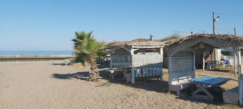 Beach Cafe - Photo 6