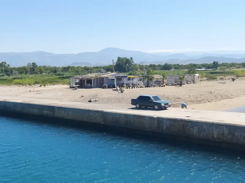 Beach Cafe - Photo 7