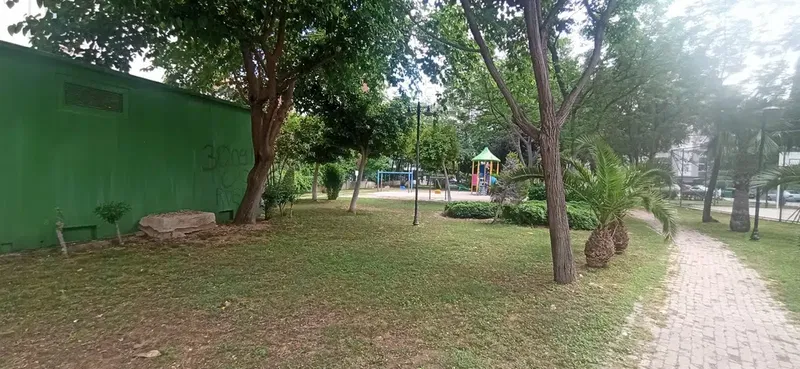 Belediye parkı - Photo 3