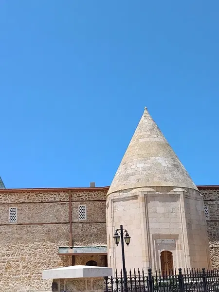 Beyşehir Tarihi Eşrefoğlu Hamamı - Photo 4