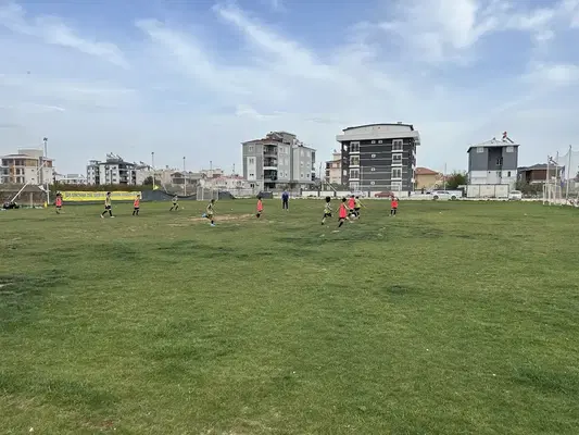Bucaspor 1928 Futbol Okulu Çi̇m Saha