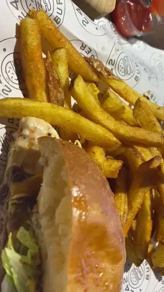 Burger 242 - Photo 2