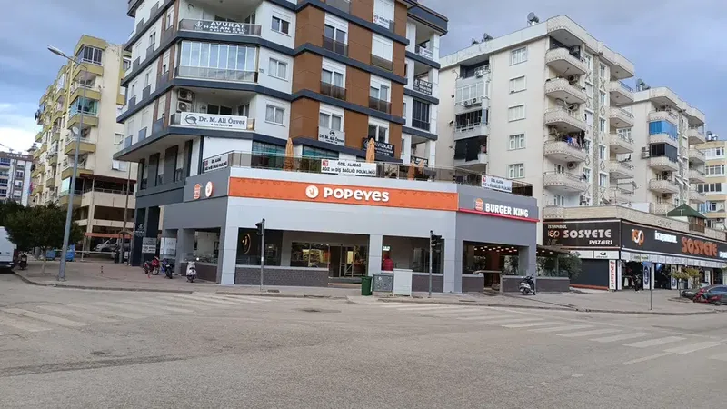 Burger King Popeyes - Photo 5