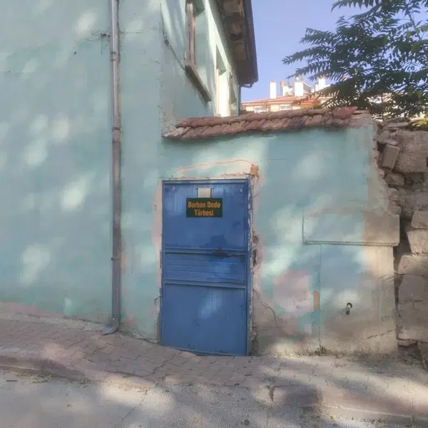 Burhan Dede Türbesi - Photo 1