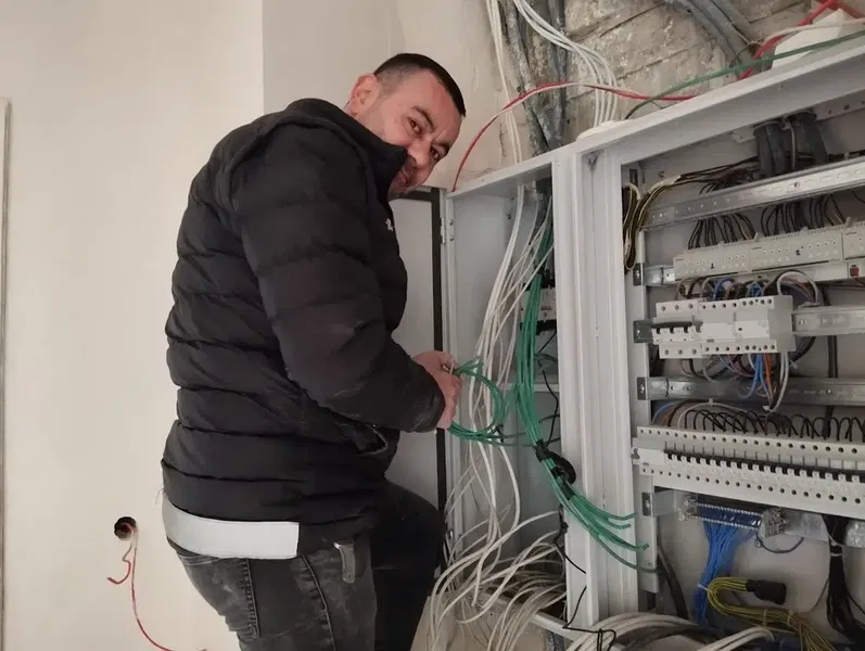 Büyük Elektronik - Photo 6