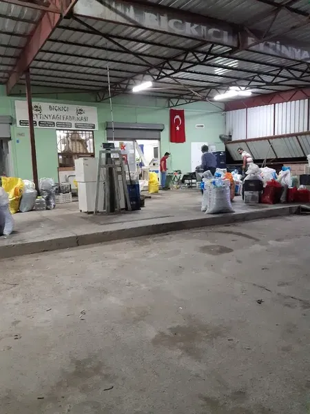 Bıçkıcı Zeytinyağı Fabrikasi - Photo 6