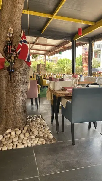 Cafe For You Bistro - Photo 8
