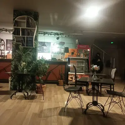 Cafe Lounge