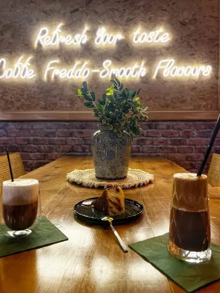 Caffe Freddo Roastery - Photo 6