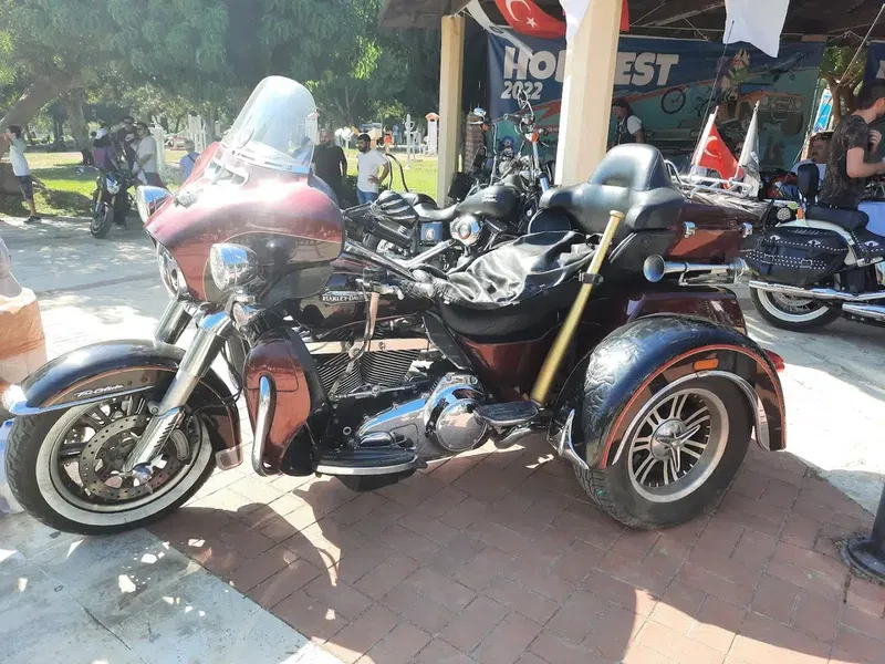 Cam Piramit Otoparkı - Photo 3