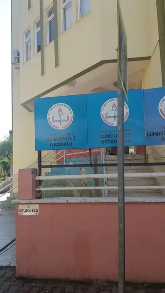Cumhuriyet Ortaokulu - Photo 6