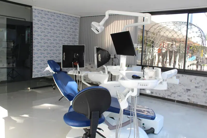 Dent Laracity Ağız Ve Diş Sağlığı Polikliniği - Photo 3