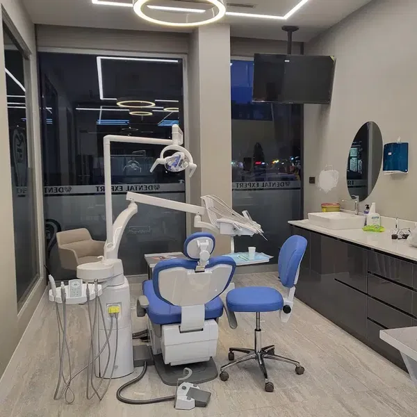 Dental Expert Diş Kliniği - Photo 1