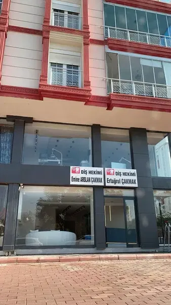 Diş Hekimi Ertuğrul Çakmak Diş Hekimi Emine Arslan Çakmak - Photo 2