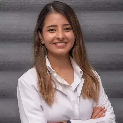 Diş Hekimi Özge Koçak