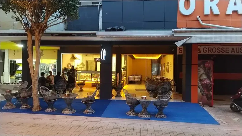 Dnz cafe & patisserie - Photo 2