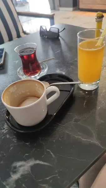 Dnz cafe & patisserie - Photo 3